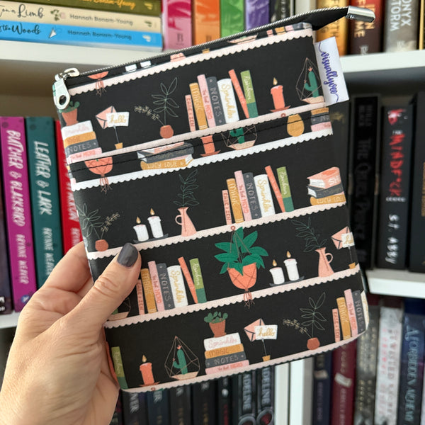 Cute Bookshelf  - e-reader Zippered Sleeve