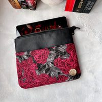 Dark Webs & Roses e-reader Zippered Sleeve