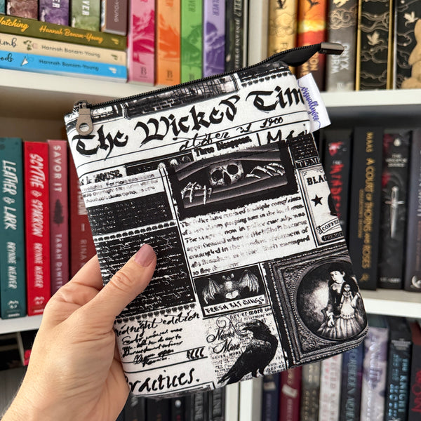 Gothic Times - e-reader Zippered Sleeve