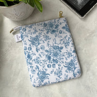 Vintage Blue Floral - e-reader Zippered Sleeve