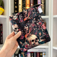 Romantasy Skulls - e-reader Zippered Sleeve
