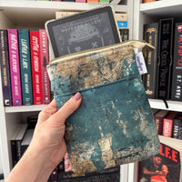 Vintage Grunge - Water Resistant e-reader Zippered Sleeve