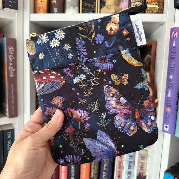 Magic Mushrooms - e-reader Zippered Sleeve