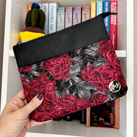 Dark Webs & Roses e-reader Zippered Sleeve