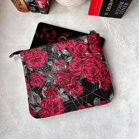 Dark Webs & Roses e-reader Zippered Sleeve