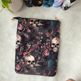 Romantasy Skulls   -  Zippered Book Sleeve