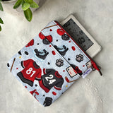 Hockey Romance - Third Period - e-reader Zippered Sleeve