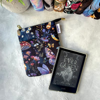 Magic Mushrooms - e-reader Zippered Sleeve