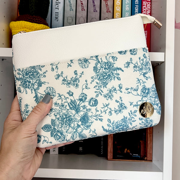 Blue Vintage Floral e-reader Zippered Sleeve