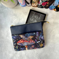 Magic Mushrooms e-reader Zippered Sleeve