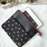 Holiday Holly e-reader Zippered Sleeve