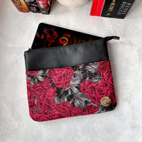 Dark Webs & Roses e-reader Zippered Sleeve