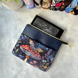 Magic Mushrooms e-reader Zippered Sleeve