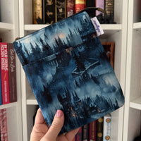 Winter Castle - e-reader Zippered Sleeve