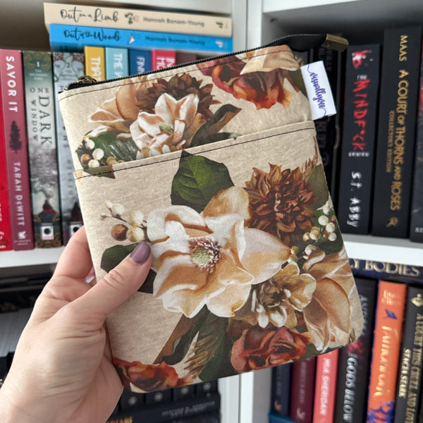 Magnolias Dreams e-reader Zippered Sleeve