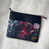 Moody Floral e-reader Zippered Sleeve