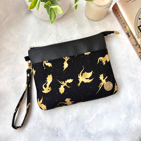 Gold Dragons e-reader Zippered Sleeve with wristlet