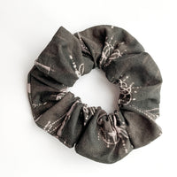 Chandelier - grey & pink Scrunchie