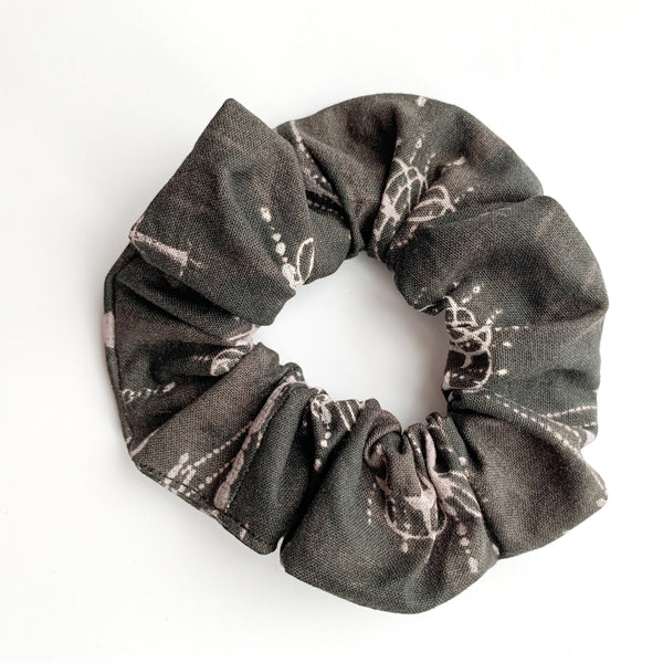 Chandelier - grey & pink Scrunchie